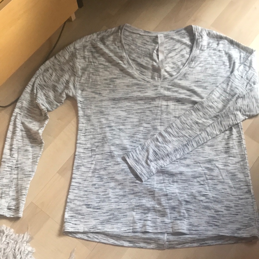 NWOT Lululemon long sleeve shirt